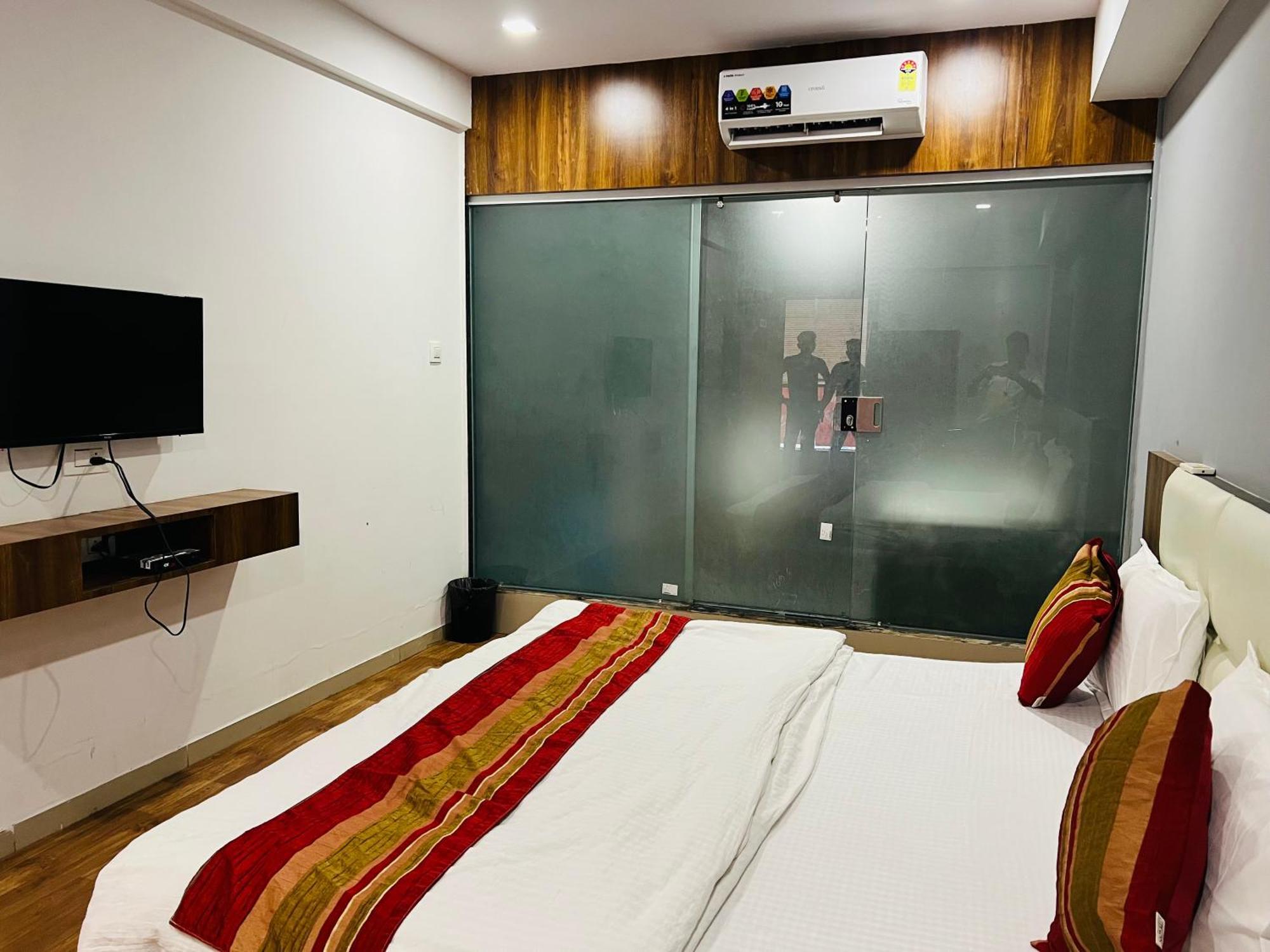 The Valentine Hotel Surat Exterior photo